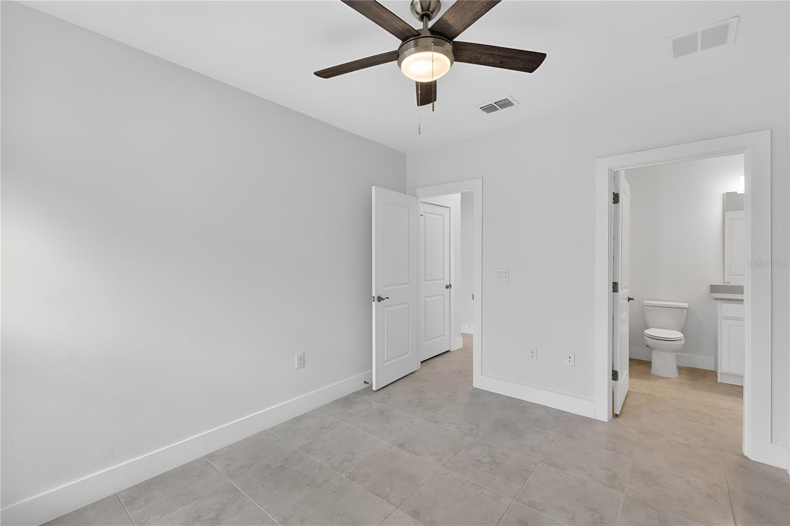 573 Rose Apple Cir Property Photo 28