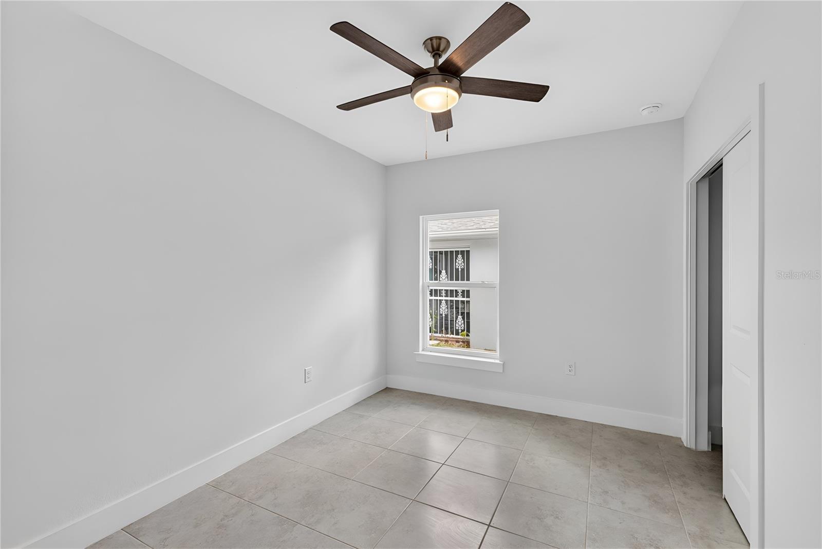 573 Rose Apple Cir Property Photo 31