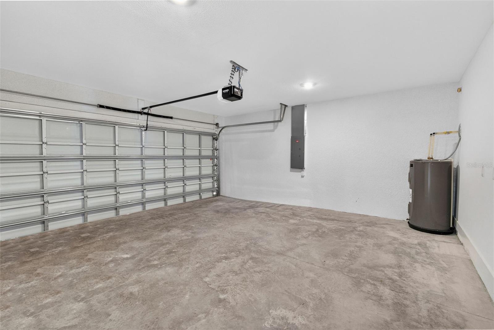 573 Rose Apple Cir Property Photo 35
