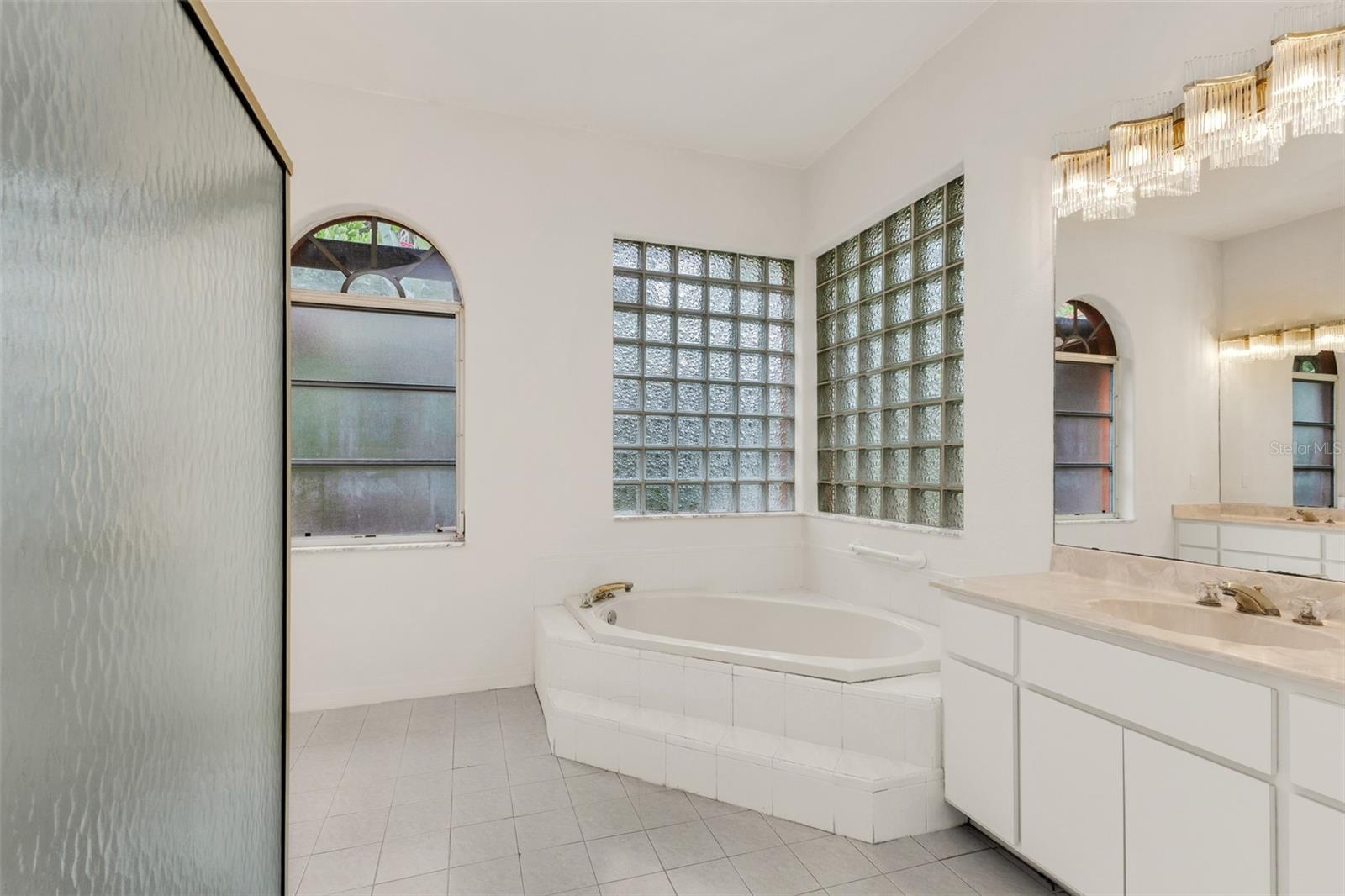 4056 Gingold St Property Photo 10