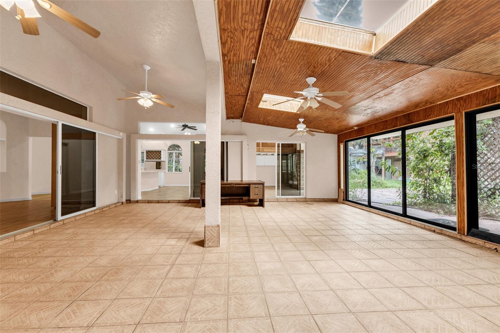 4056 Gingold St Property Photo 13