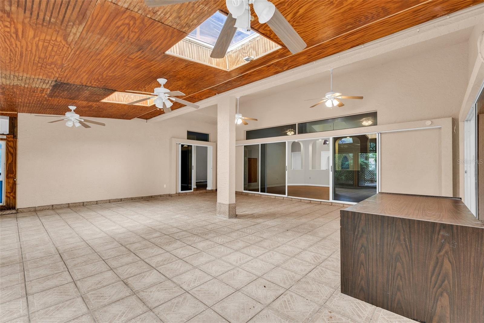 4056 Gingold St Property Photo 15