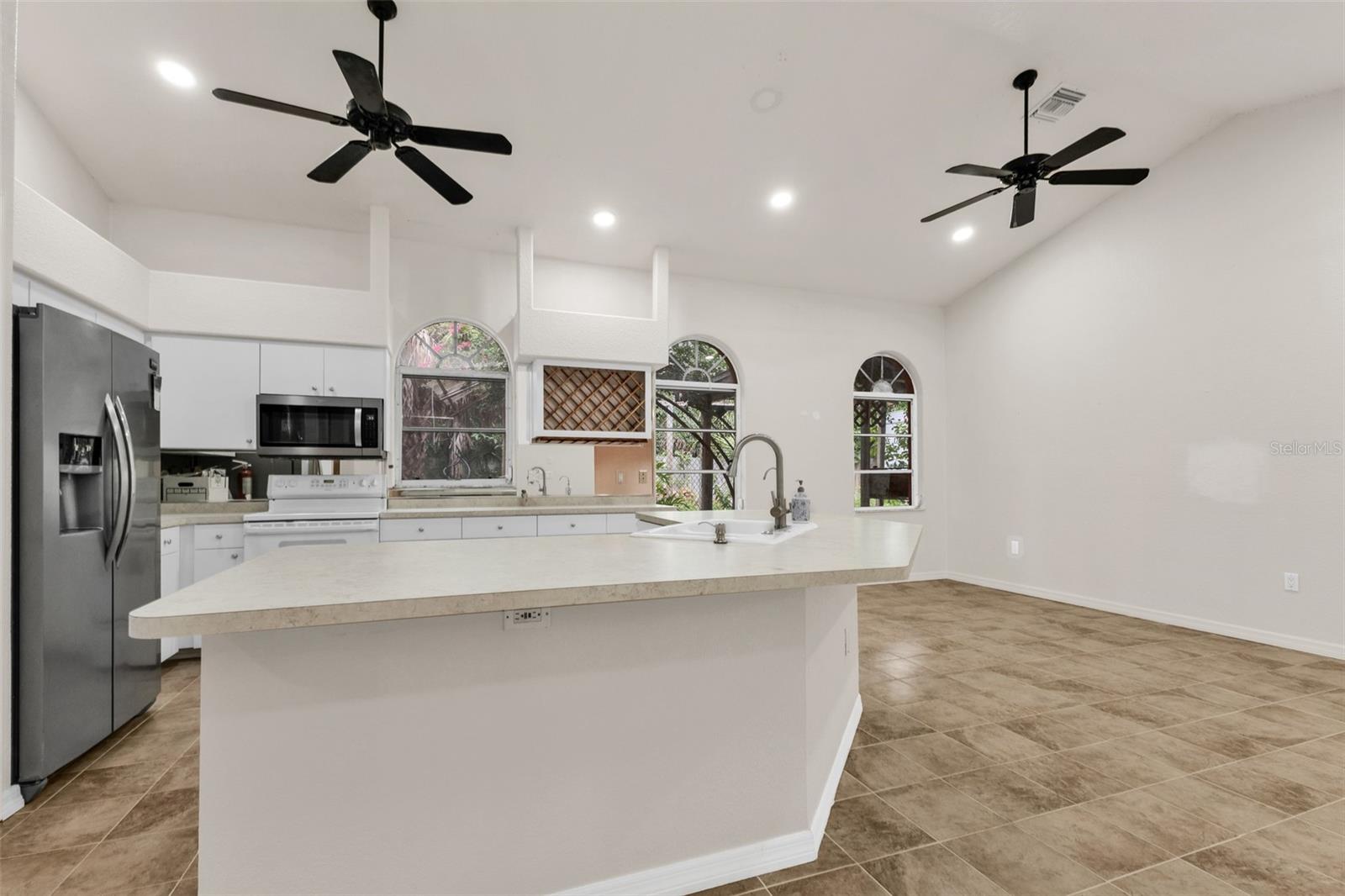 4056 Gingold St Property Photo 20