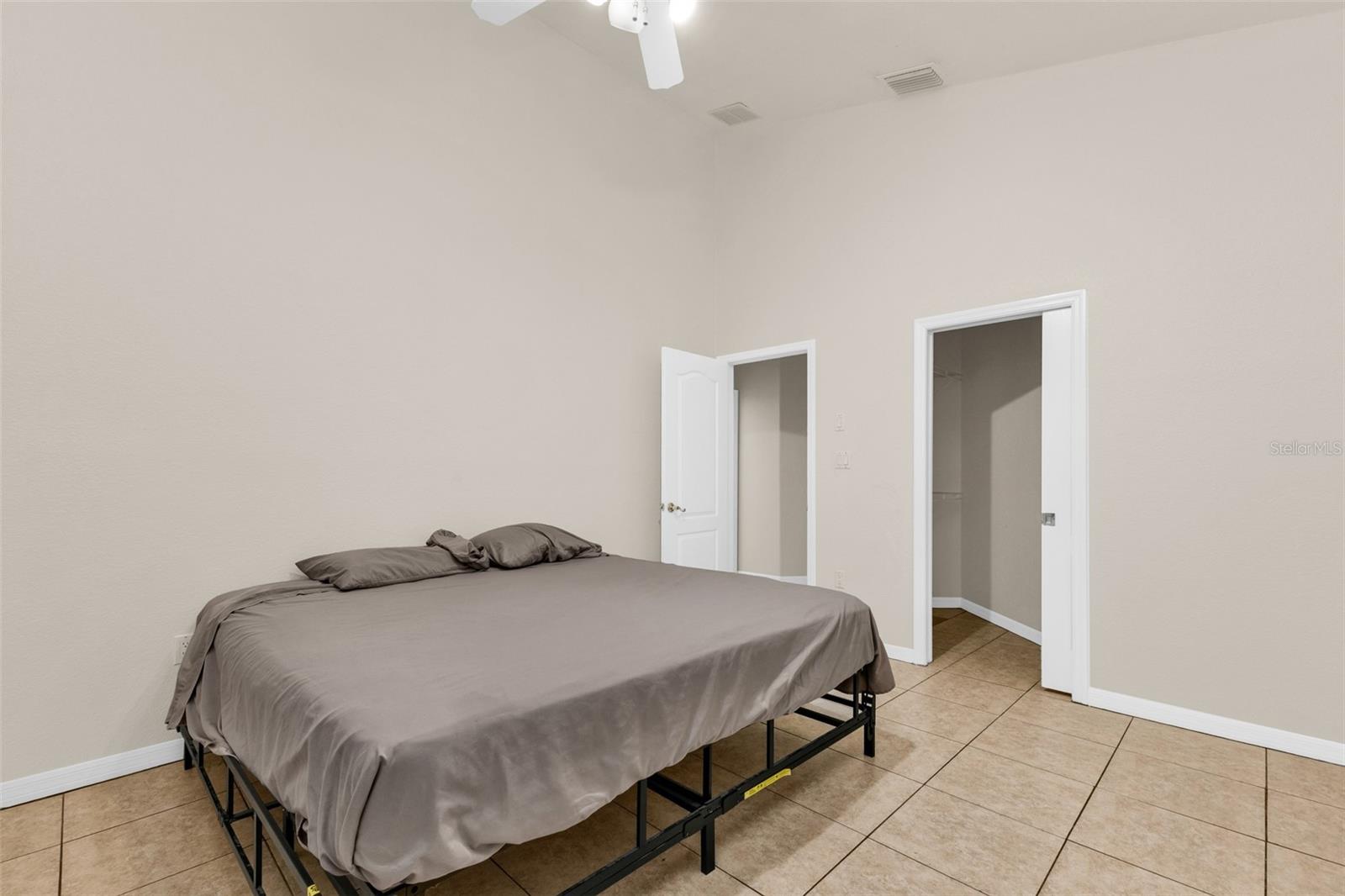 4056 Gingold St Property Photo 38
