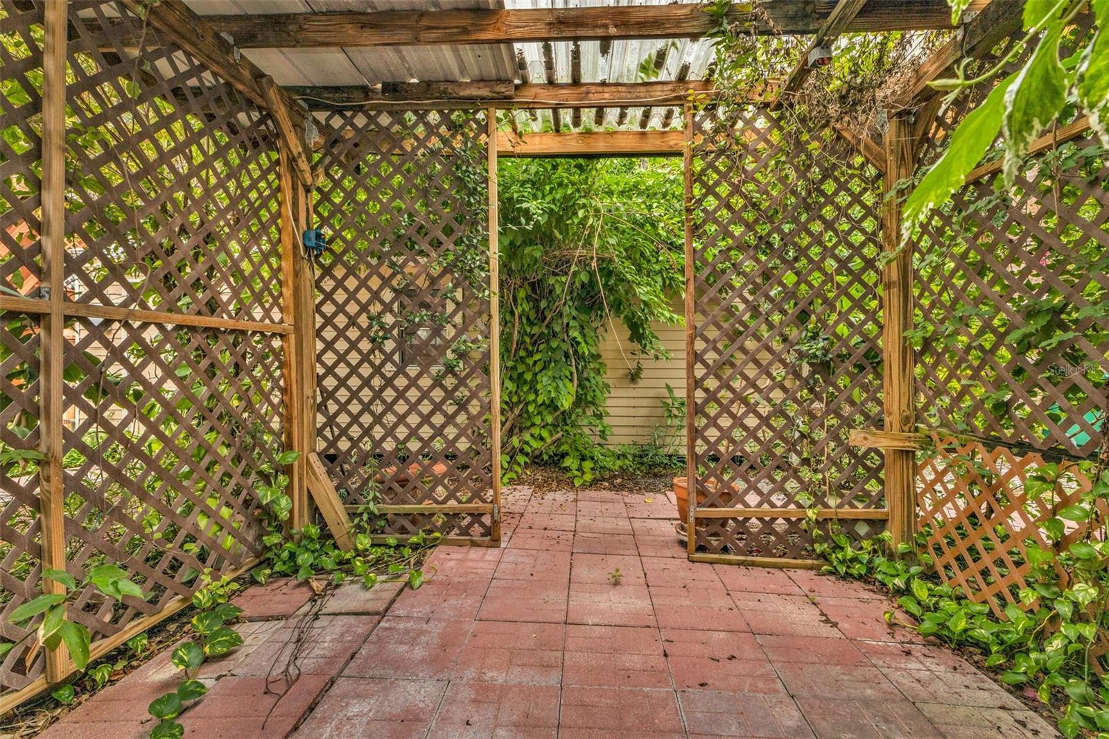 4056 Gingold St Property Photo 52