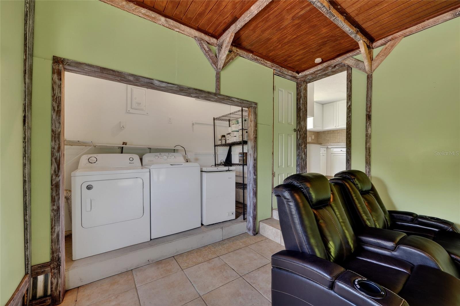 1411 Coral Ridge Dr Property Photo 5