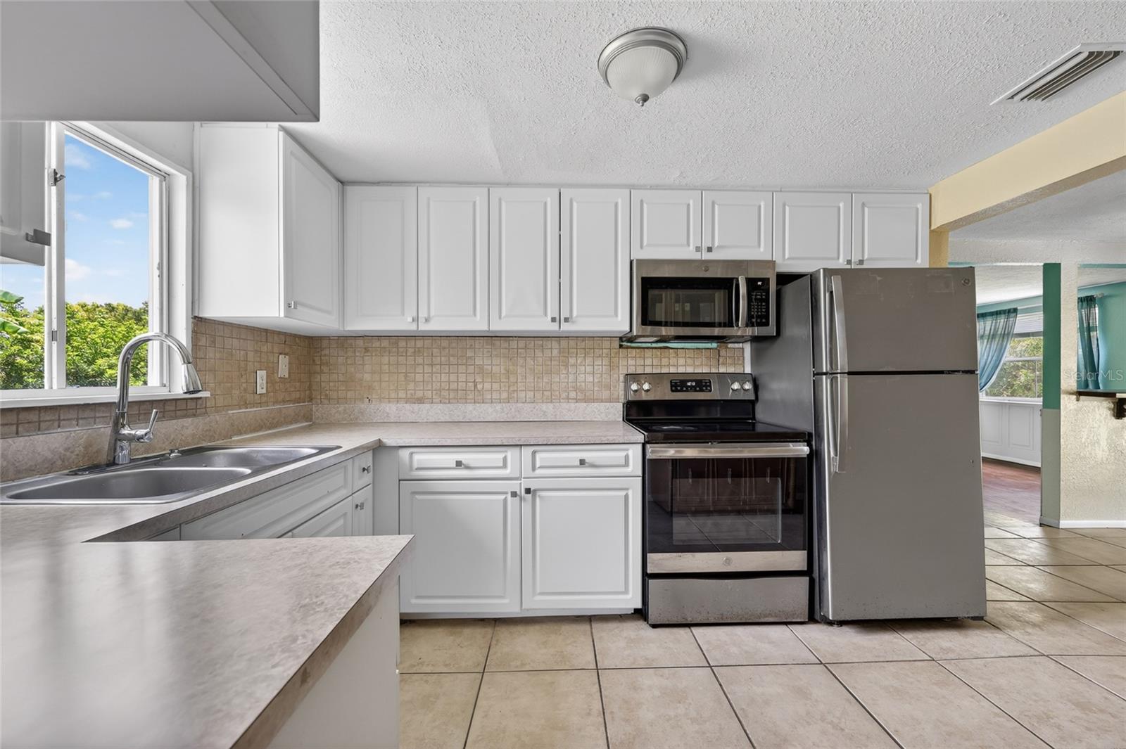 1411 Coral Ridge Dr Property Photo 6