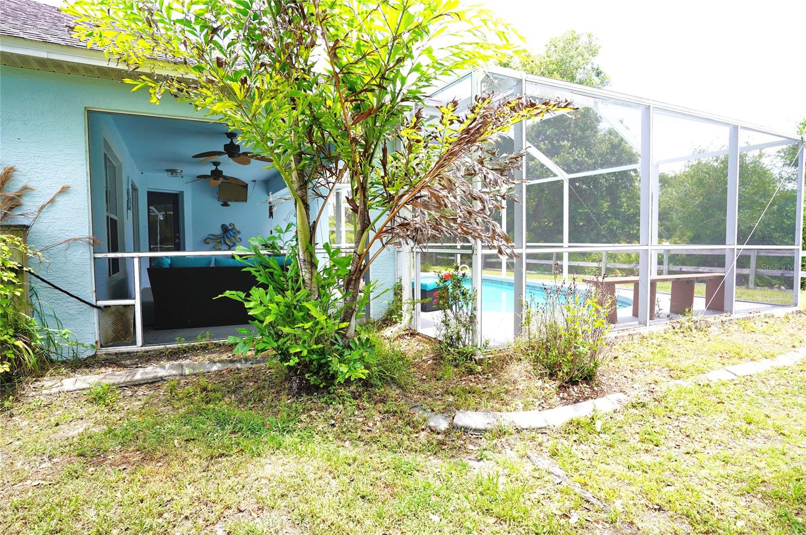 2376 Dodge St Property Photo 4