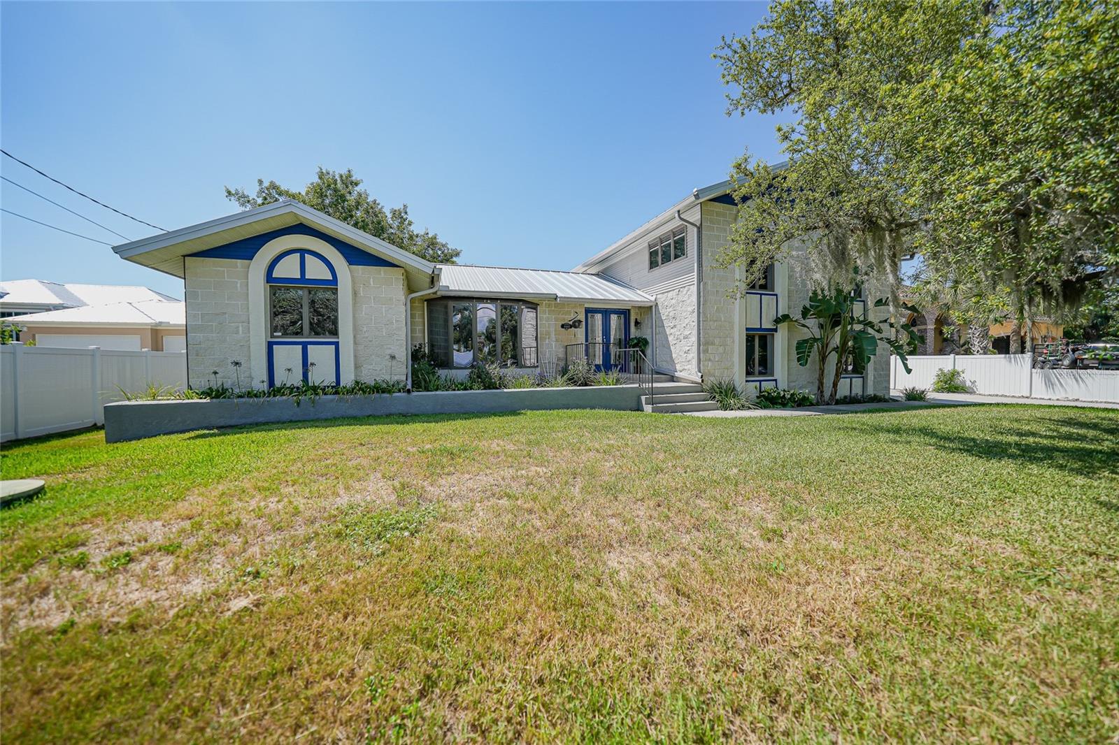4460 Northshore Dr Property Photo 2