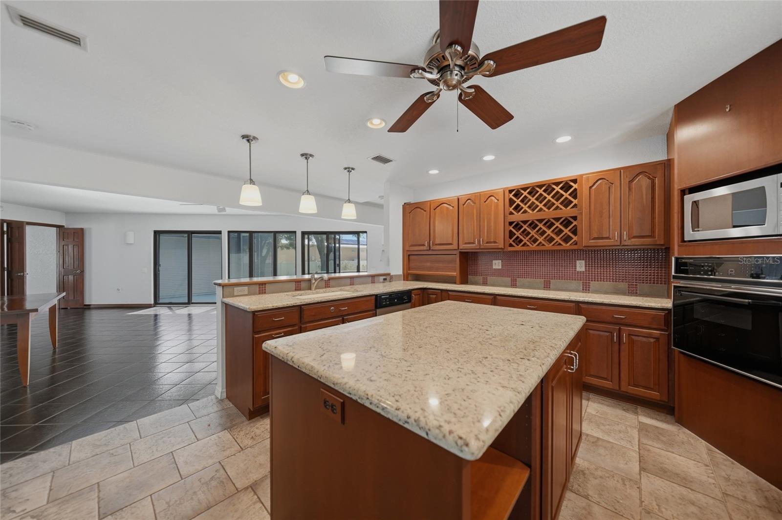 4460 Northshore Dr Property Photo 68