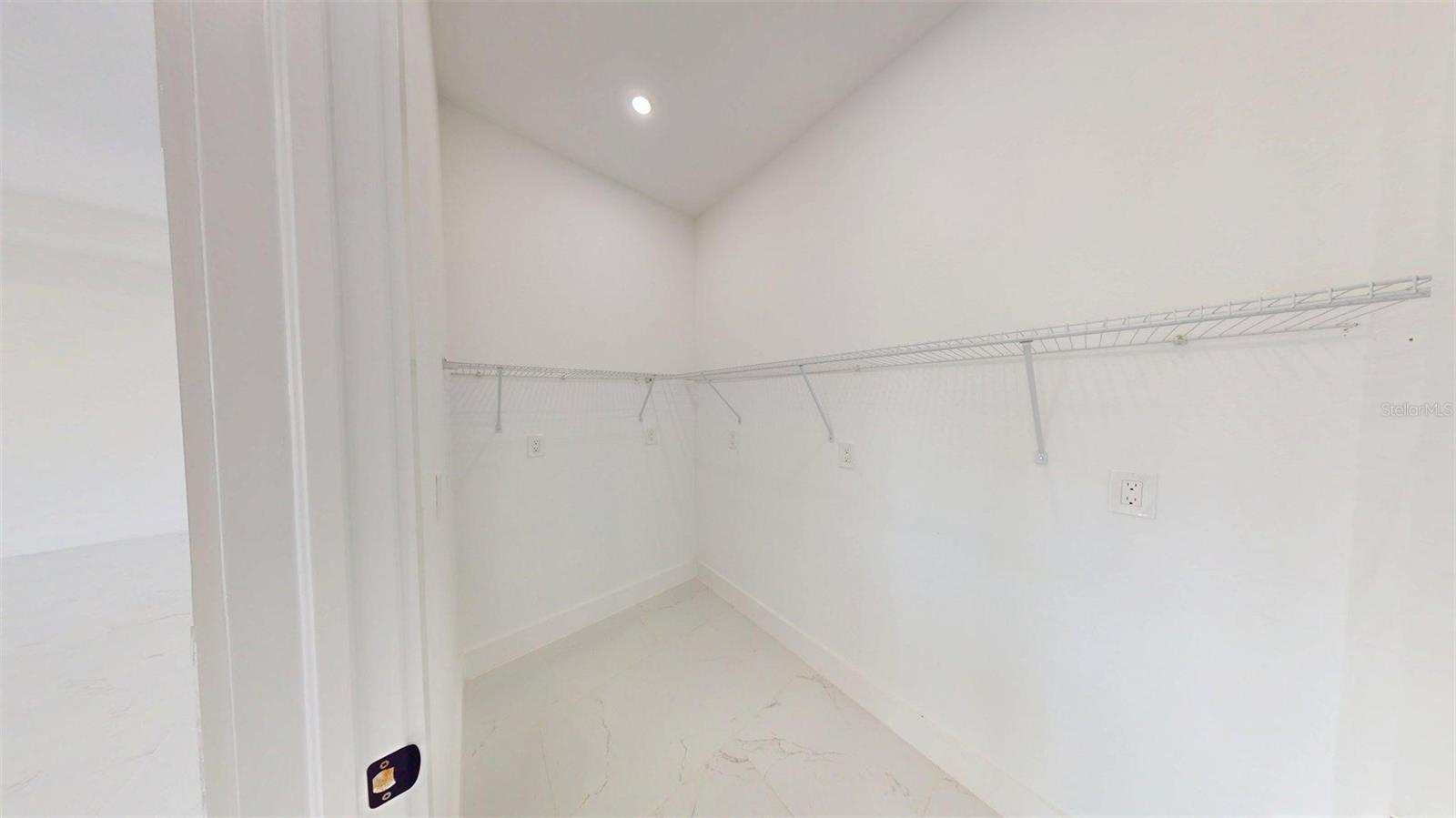 17425 Fuego Ln Property Photo 9