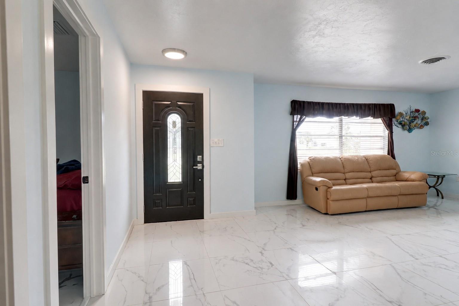215 Tarpon Way Property Photo 6