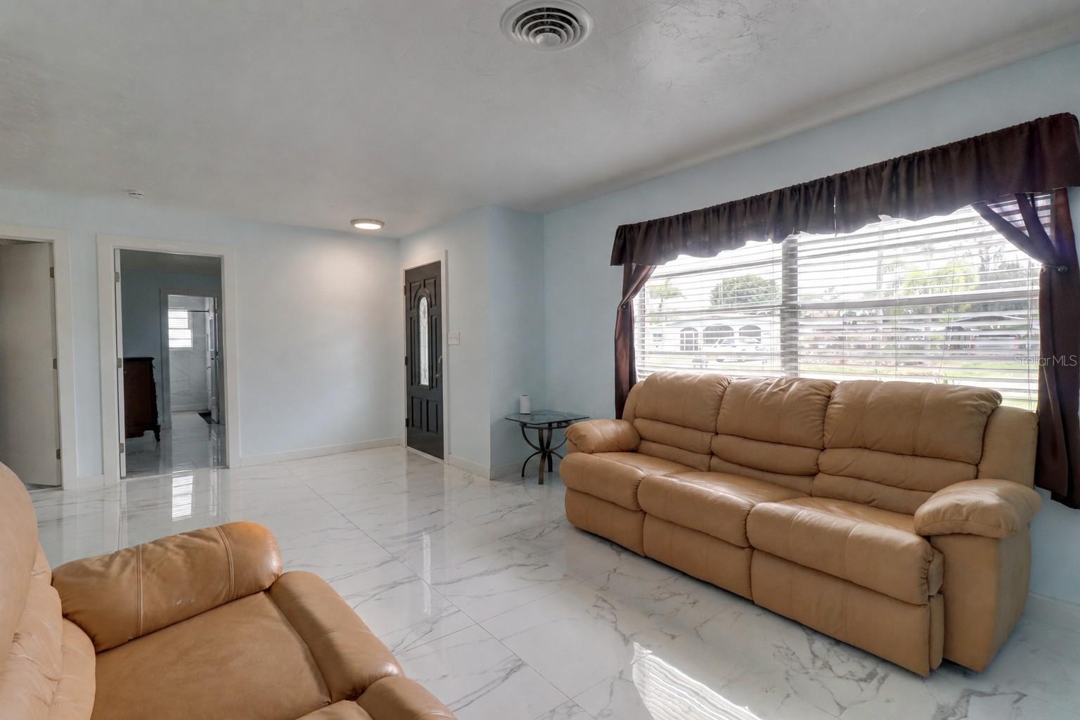 215 Tarpon Way Property Photo 8