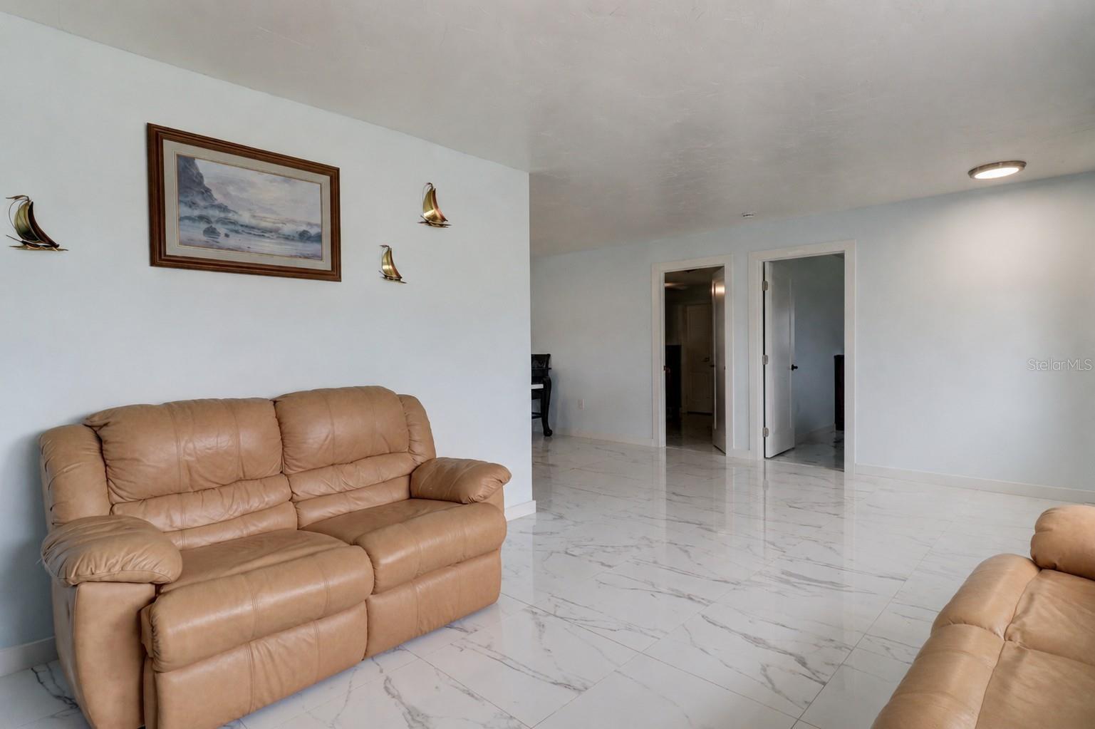 215 Tarpon Way Property Photo 9