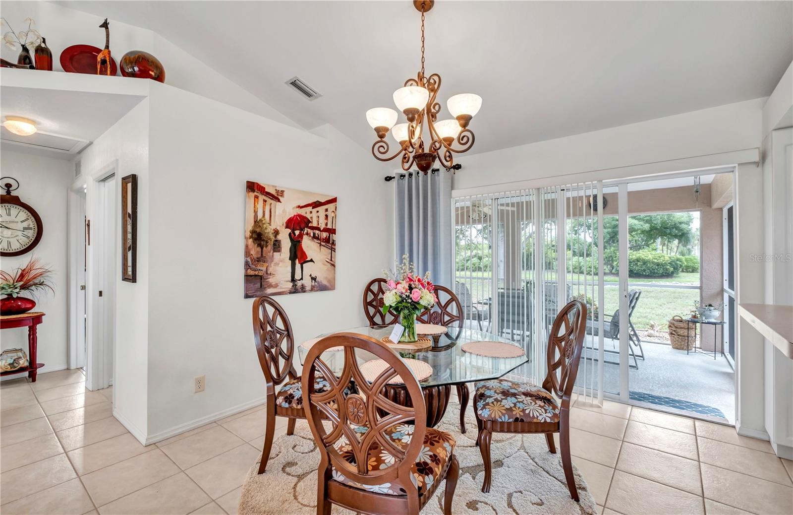 7360 N Ficus Tree Property Photo 18