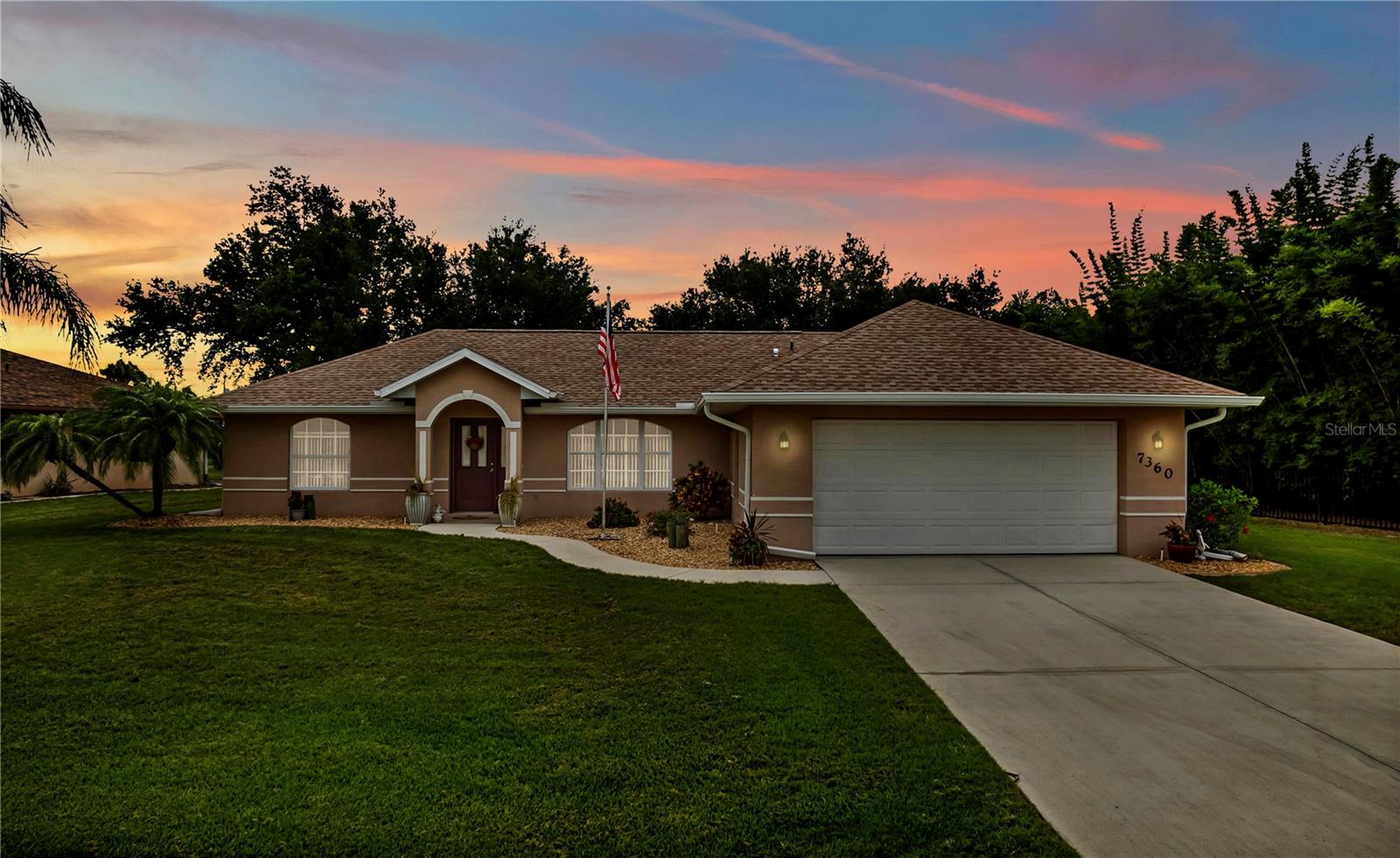 7360 N Ficus Tree Property Photo 19