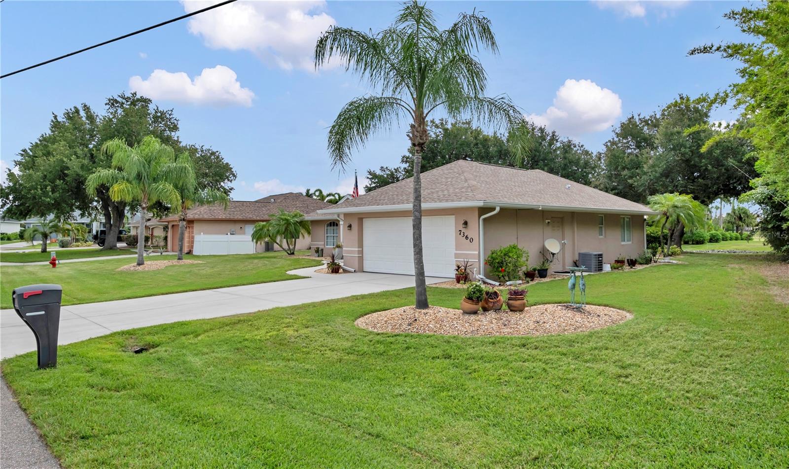 7360 N Ficus Tree Property Photo 25