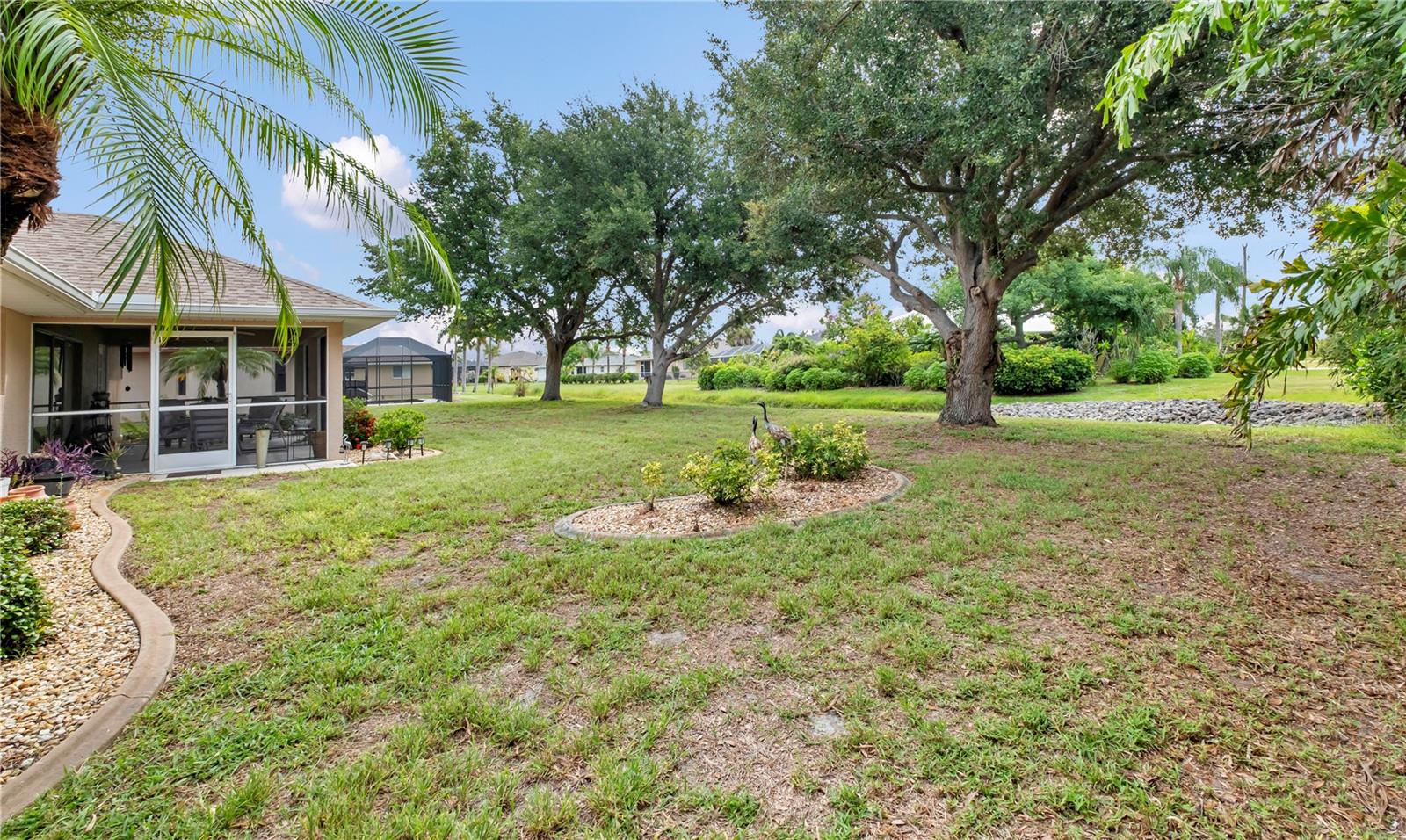 7360 N Ficus Tree Property Photo 30