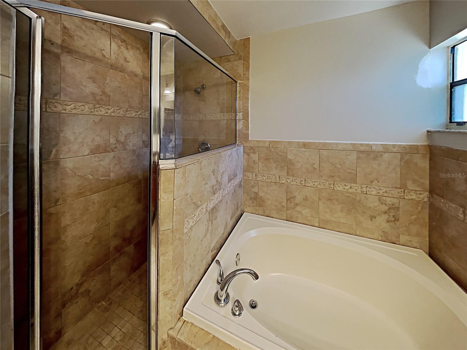 11701 Lynmoor Dr Property Photo 9
