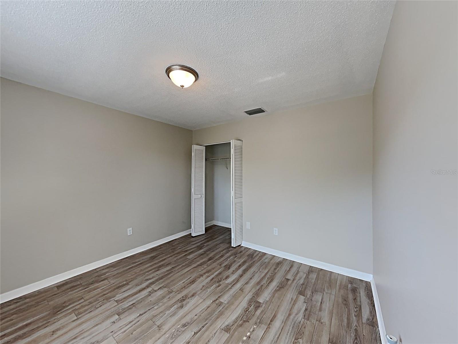 11701 Lynmoor Dr Property Photo 16
