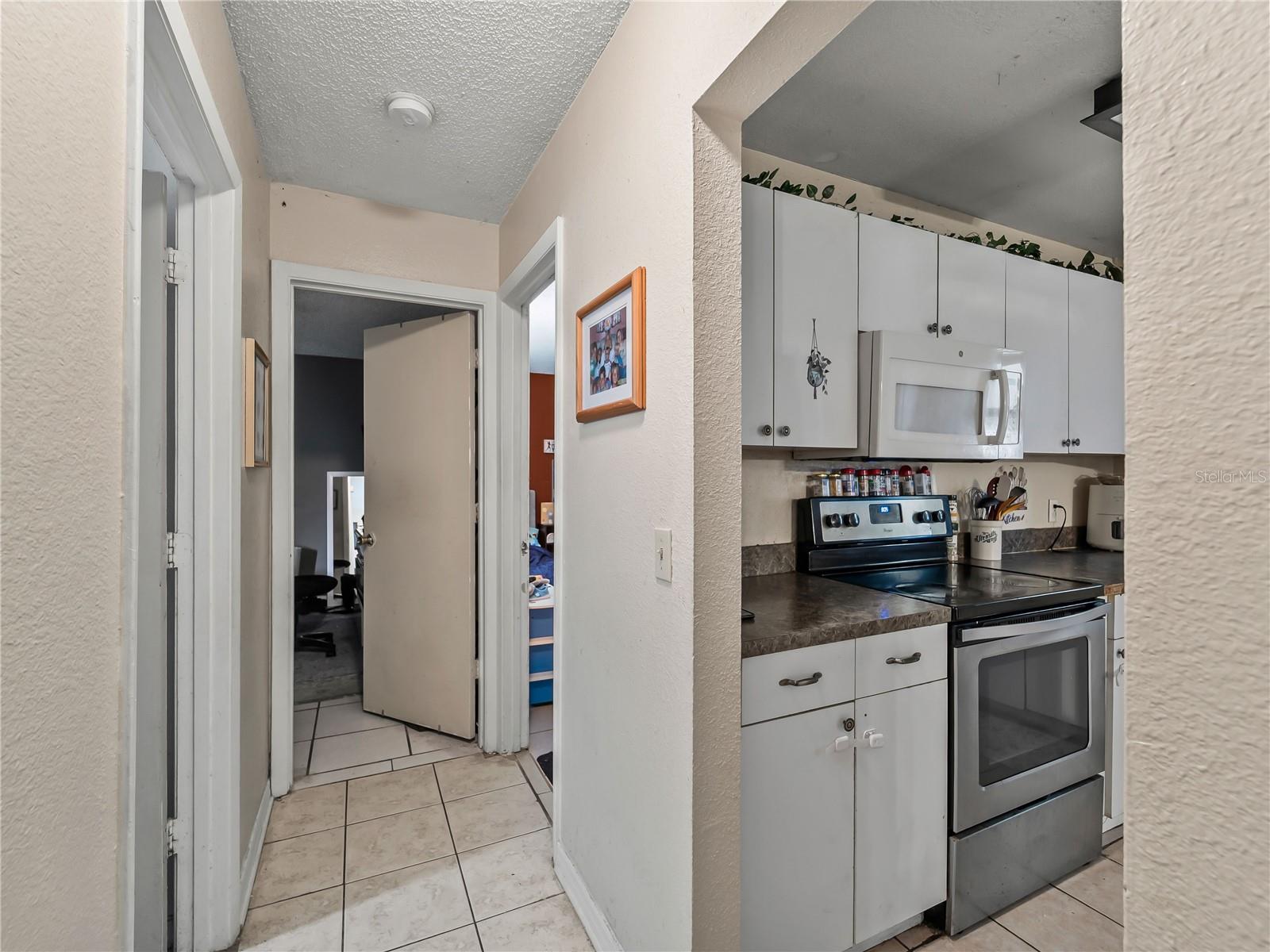 1018 Red Bay Ter Nw Property Photo 18