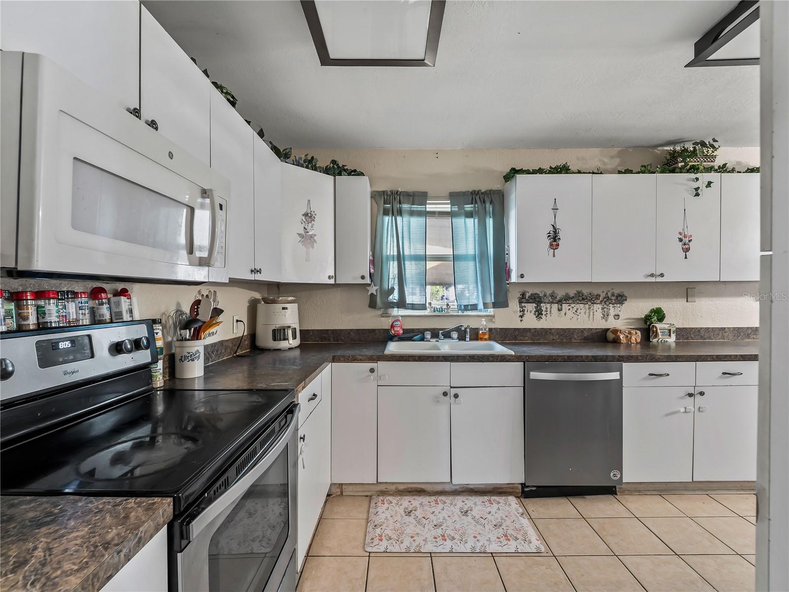 1018 Red Bay Ter Nw Property Photo 19