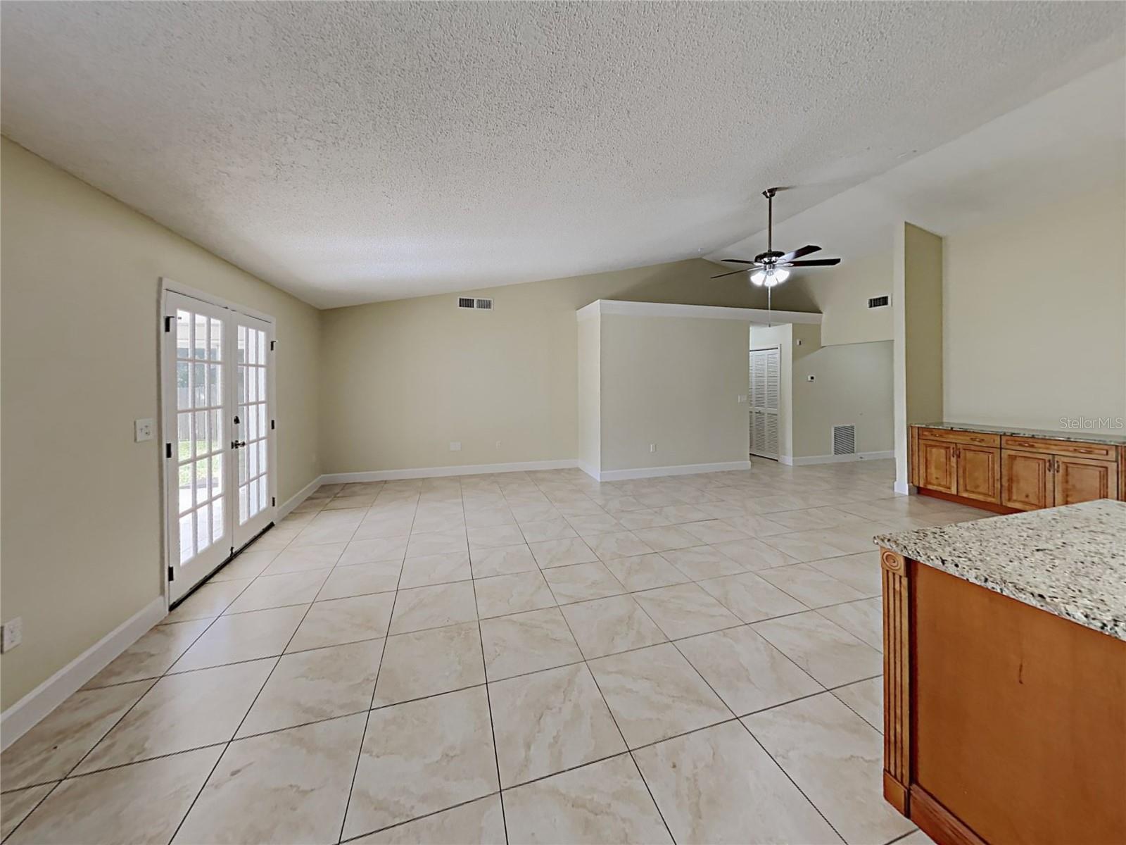 1320 Noell Blvd Property Photo 7