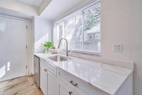 11713 Raintree Dr Property Photo 4