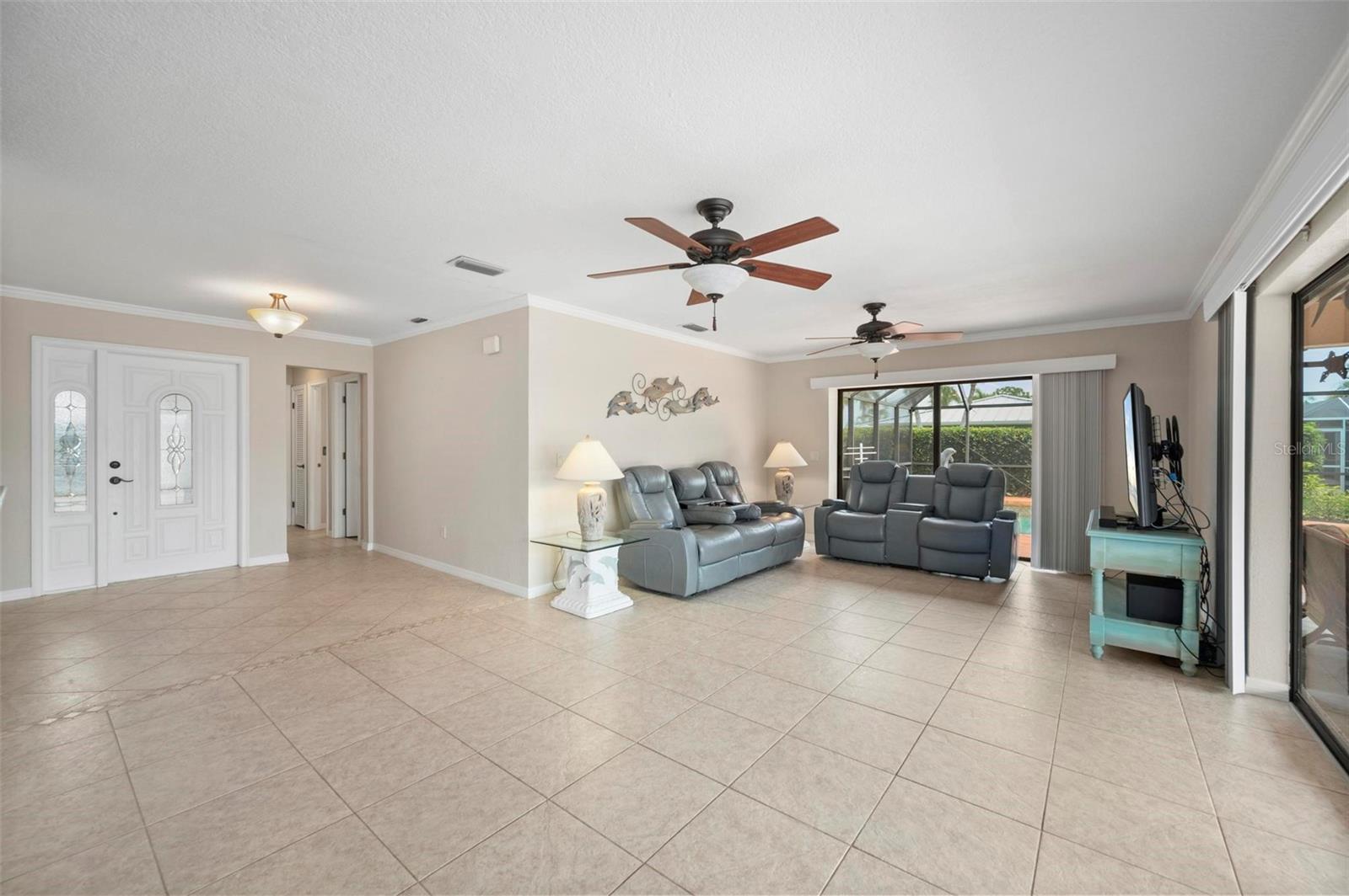 950 Lassino Ct Property Photo 8