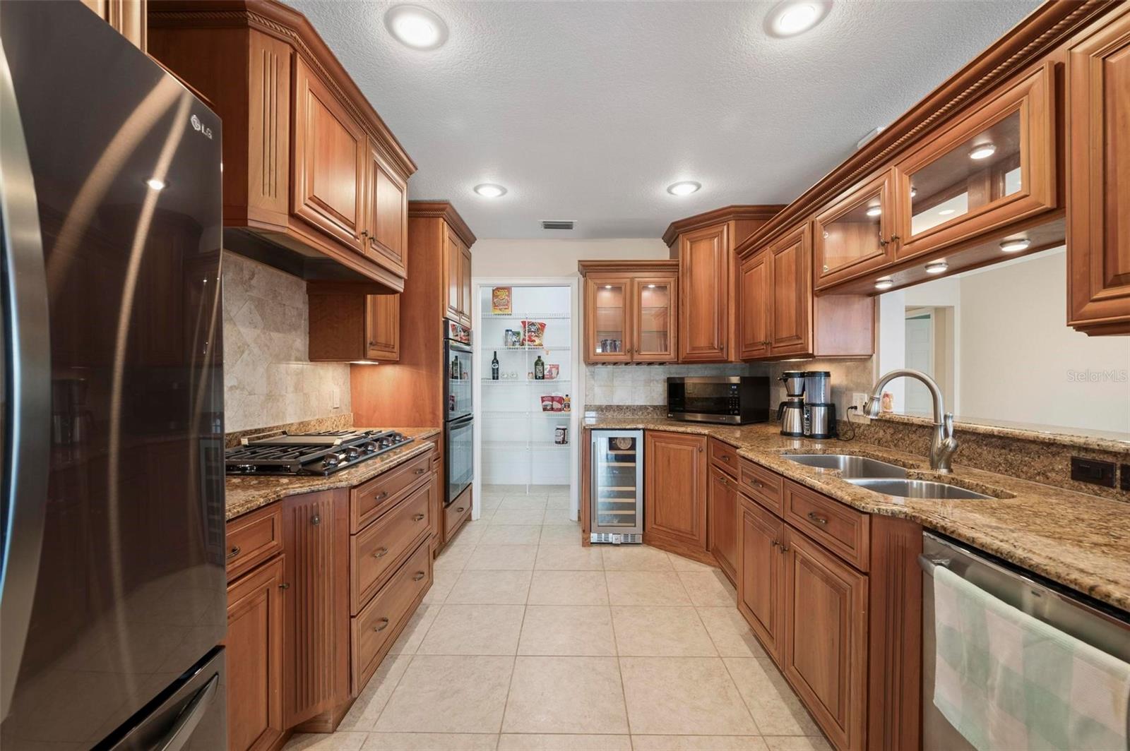 950 Lassino Ct Property Photo 13