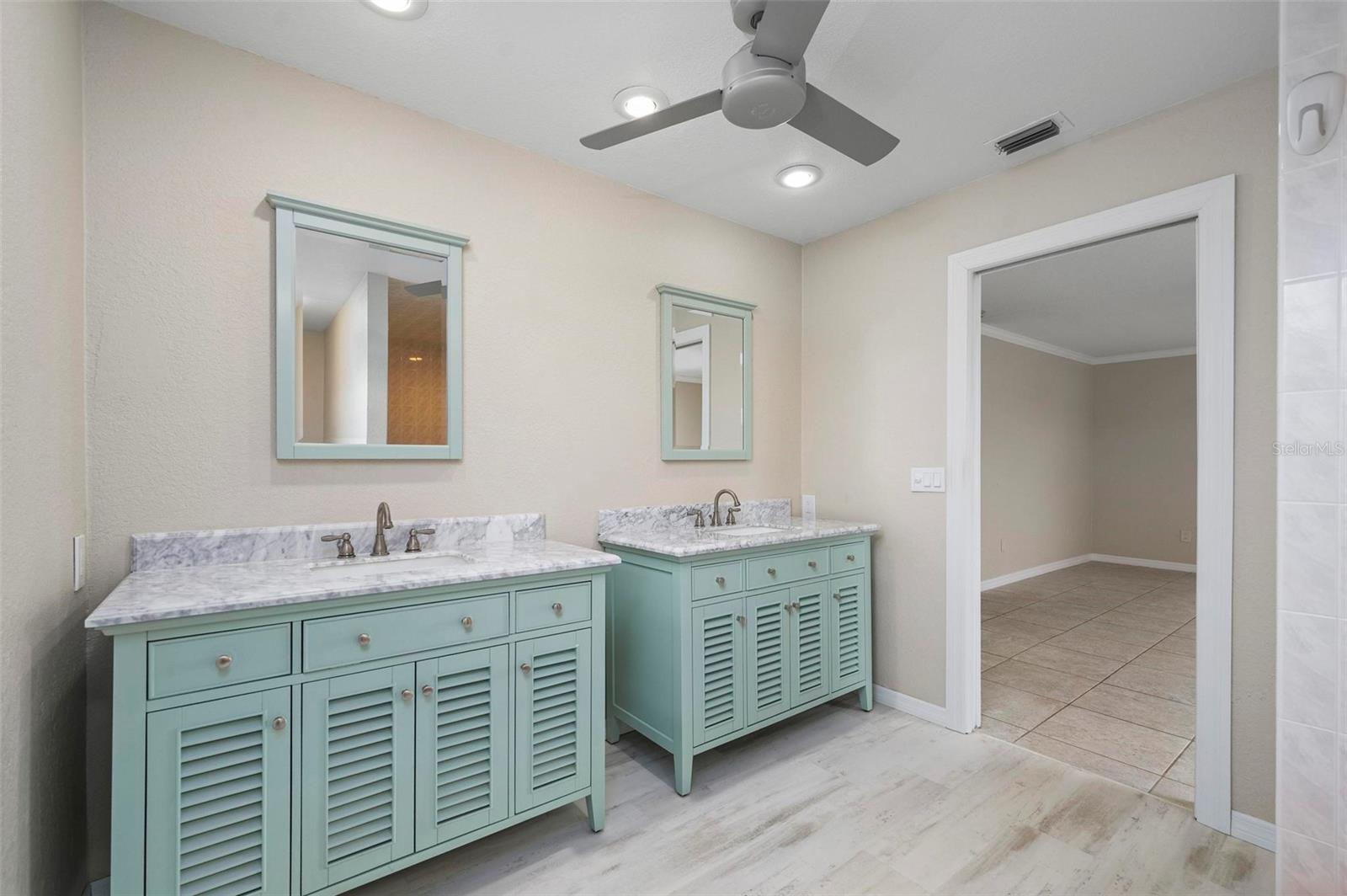 950 Lassino Ct Property Photo 24