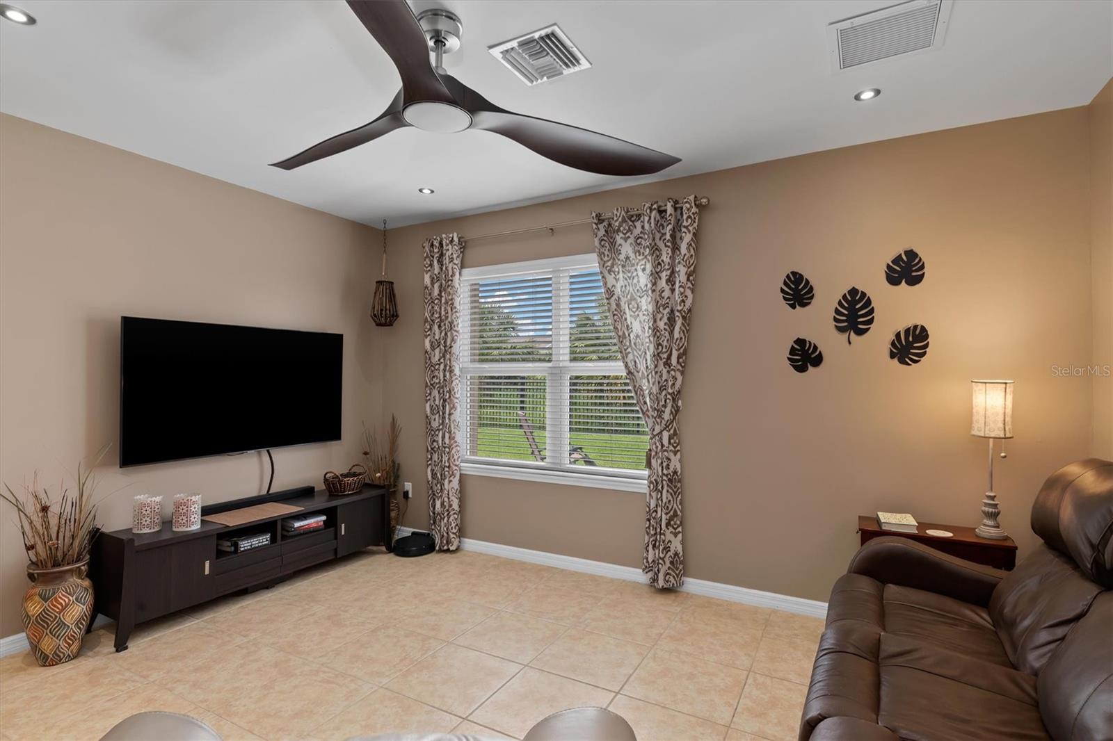 7436 Mikasa Dr Property Photo 6