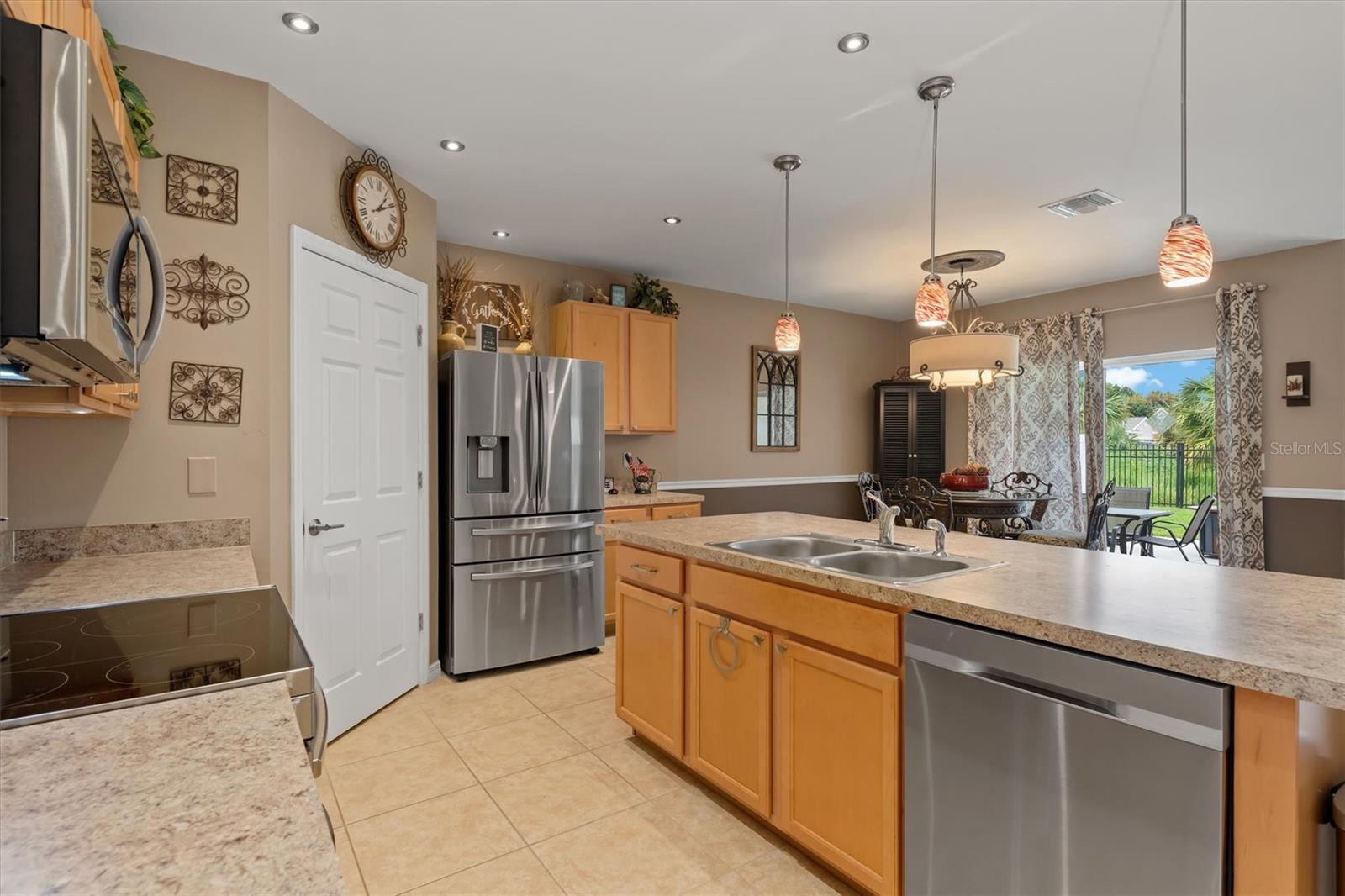 7436 Mikasa Dr Property Photo 15