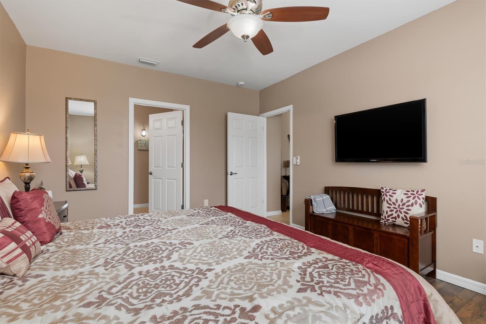 7436 Mikasa Dr Property Photo 22