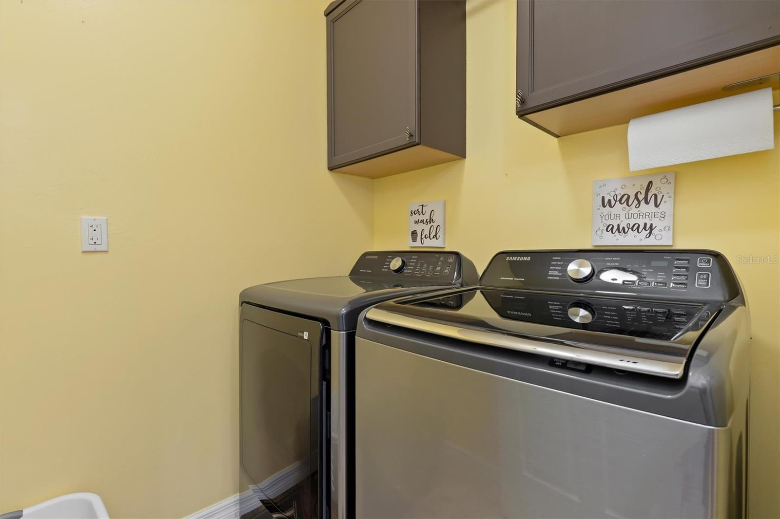 7436 Mikasa Dr Property Photo 32