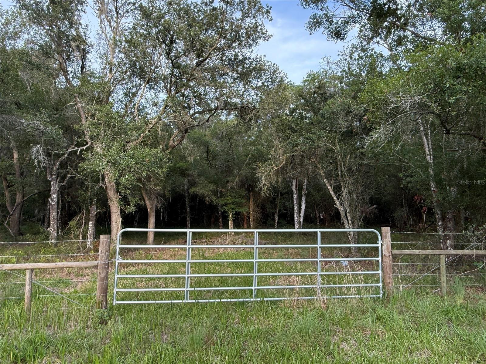 Se Brown Rd Property Photo 2