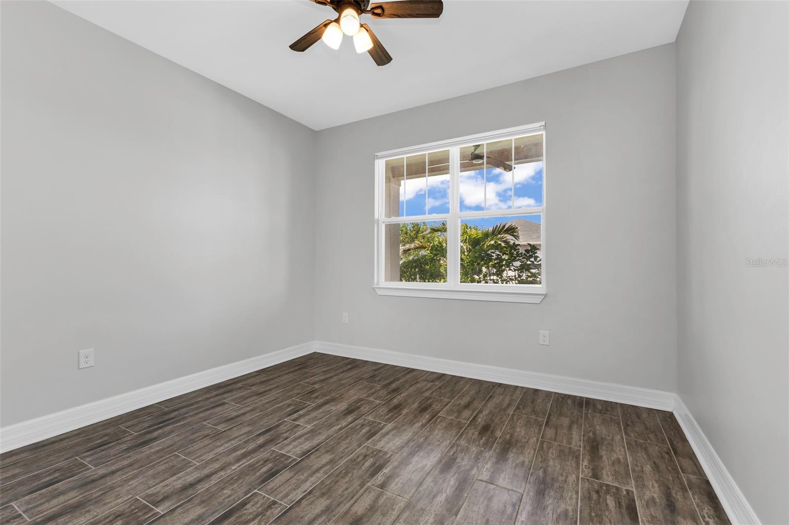 16121 Lotus Way Property Photo 34