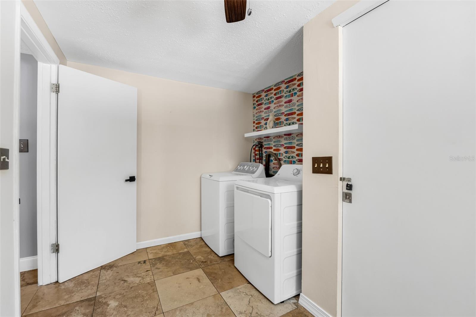 1664 Lakeview Pl Property Photo 24