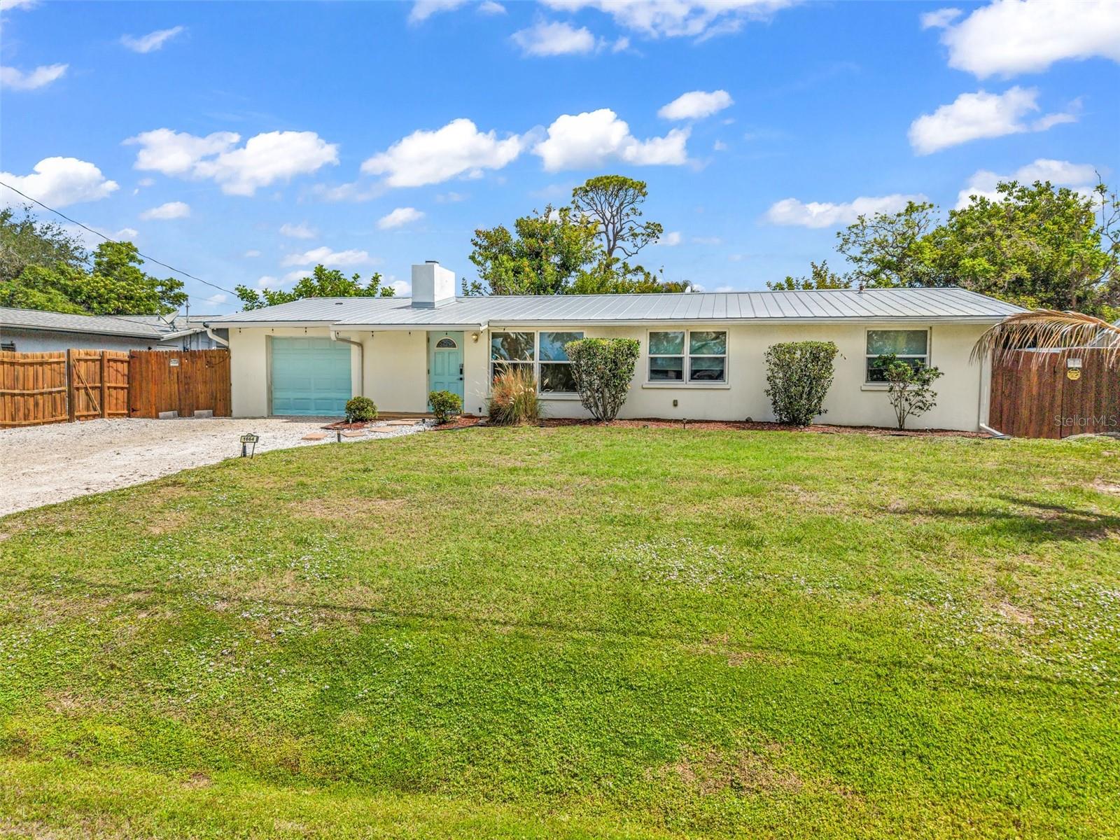 1664 Lakeview Pl Property Photo 56