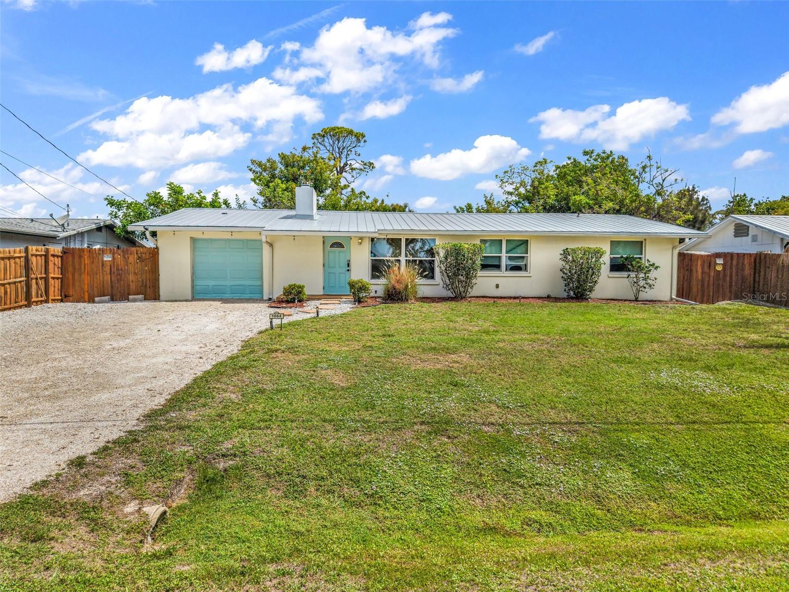 1664 Lakeview Pl Property Photo 57