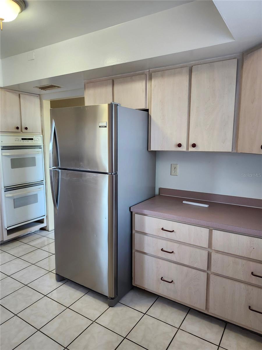 2220 Birchcrest Blvd Property Photo 6