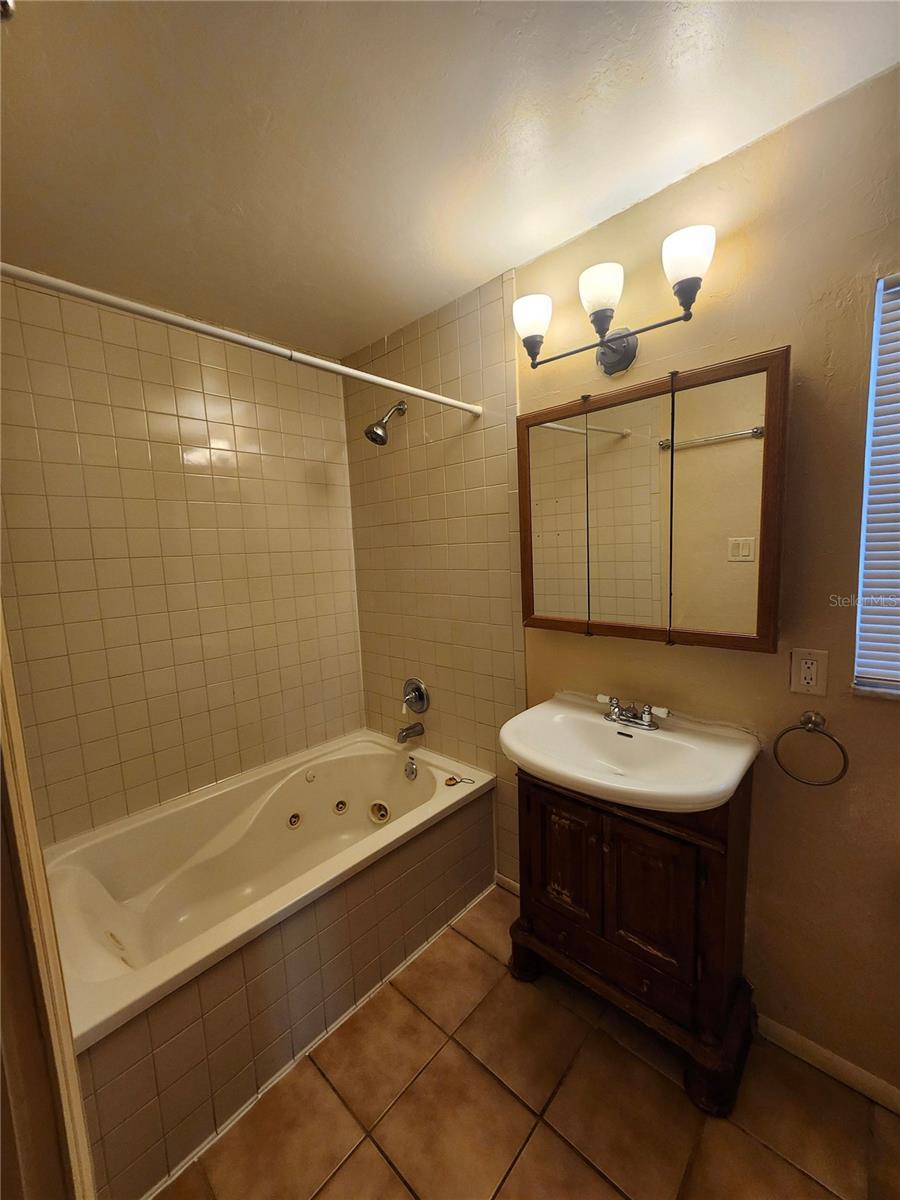2220 Birchcrest Blvd Property Photo 8