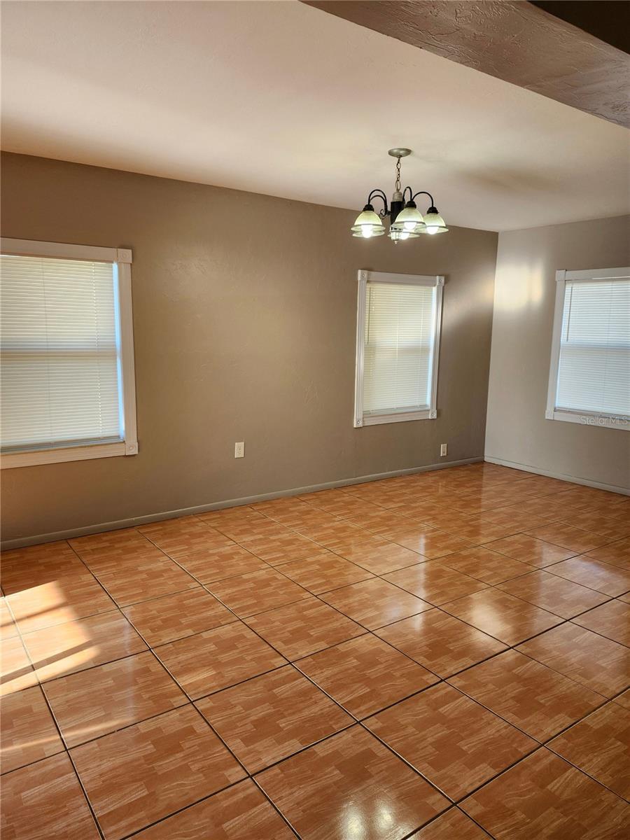 2220 Birchcrest Blvd Property Photo 12