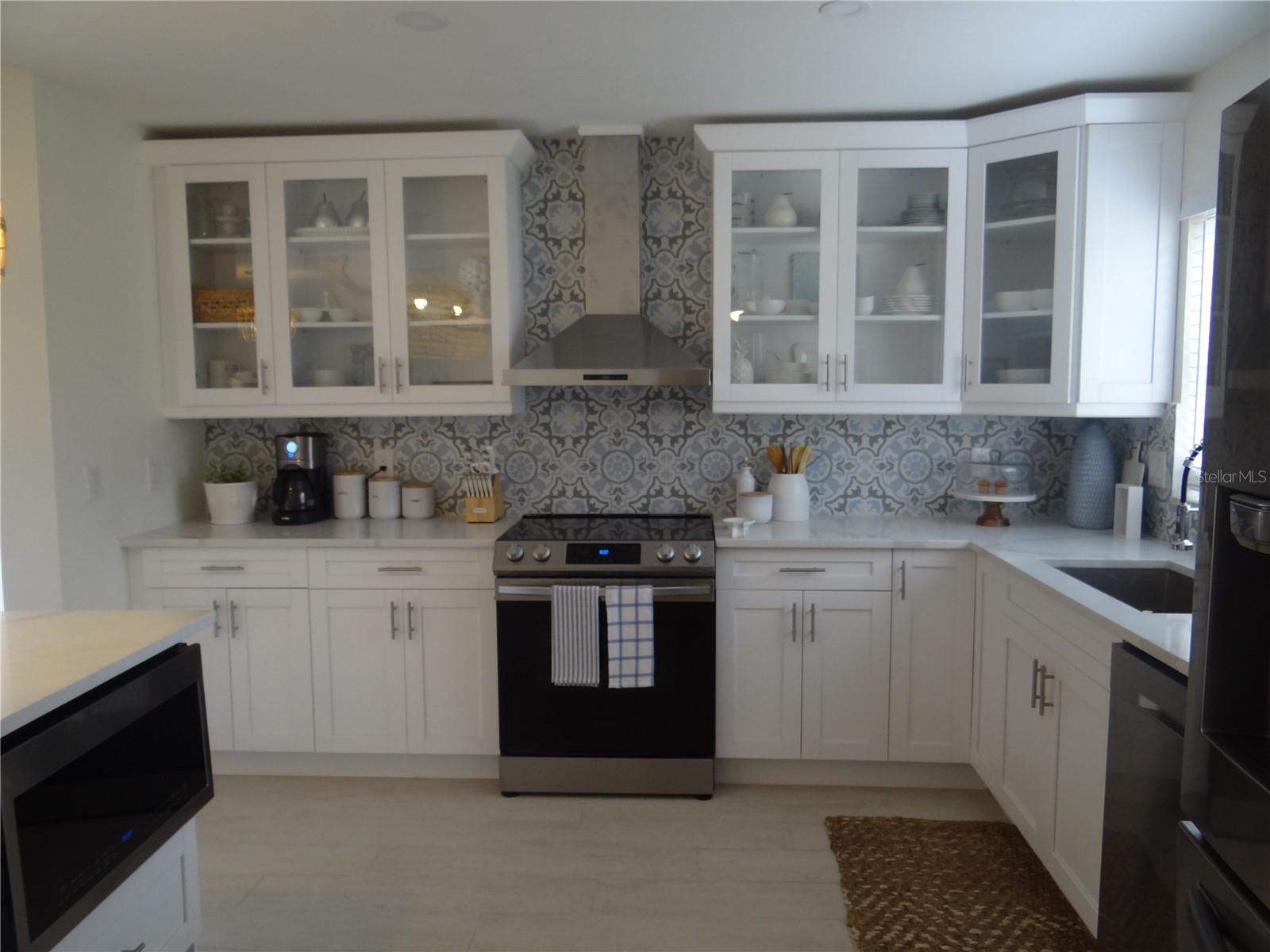 2473 Rosa Ln Property Photo 5