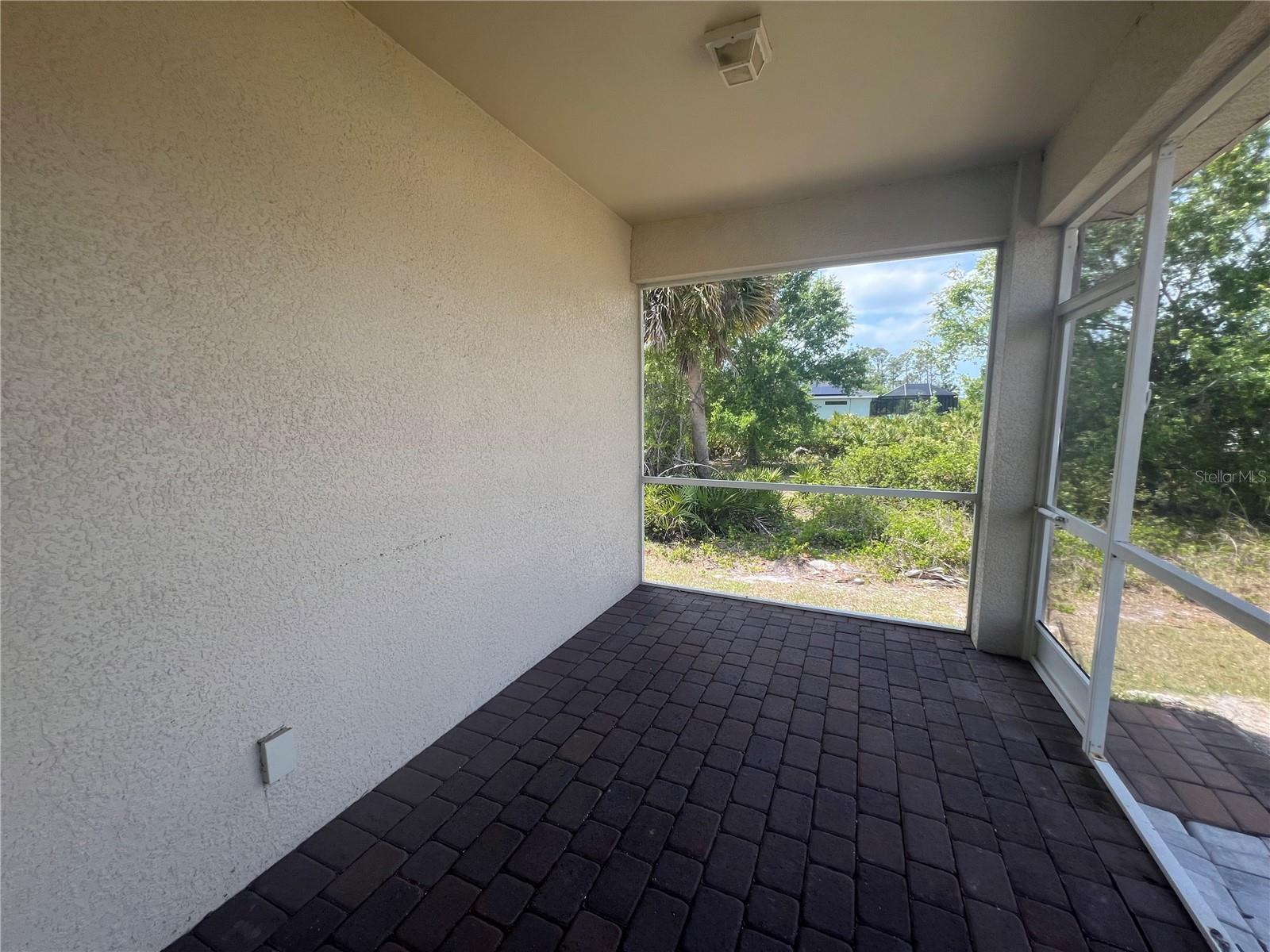 354 Albatross Rd Property Photo 27