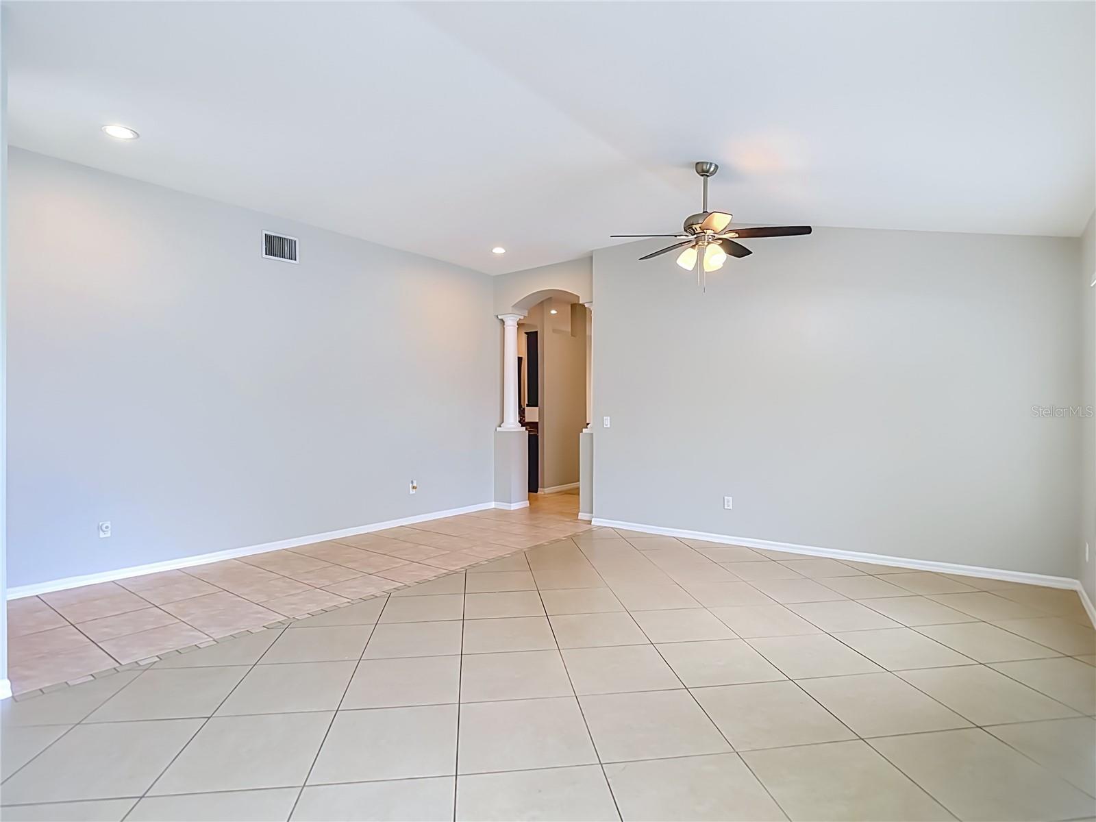 805 Lesa Glen Pl Property Photo 12