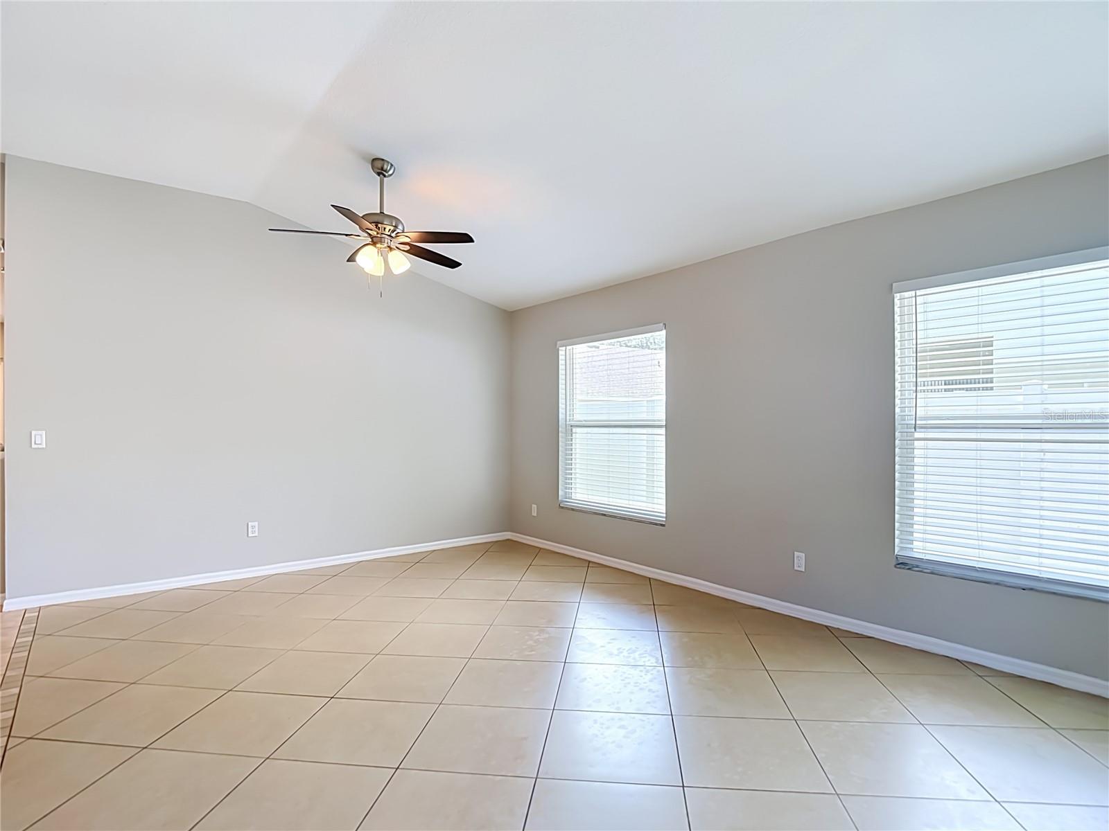 805 Lesa Glen Pl Property Photo 13