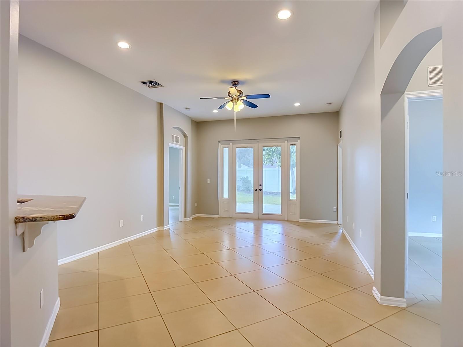 805 Lesa Glen Pl Property Photo 14