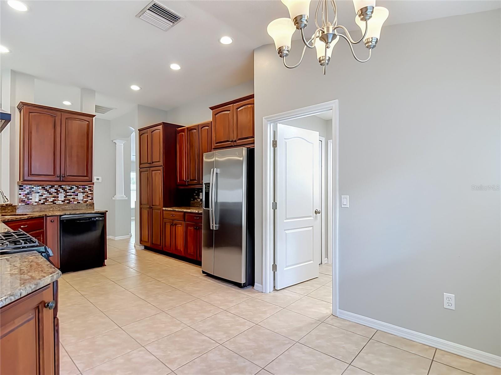 805 Lesa Glen Pl Property Photo 21