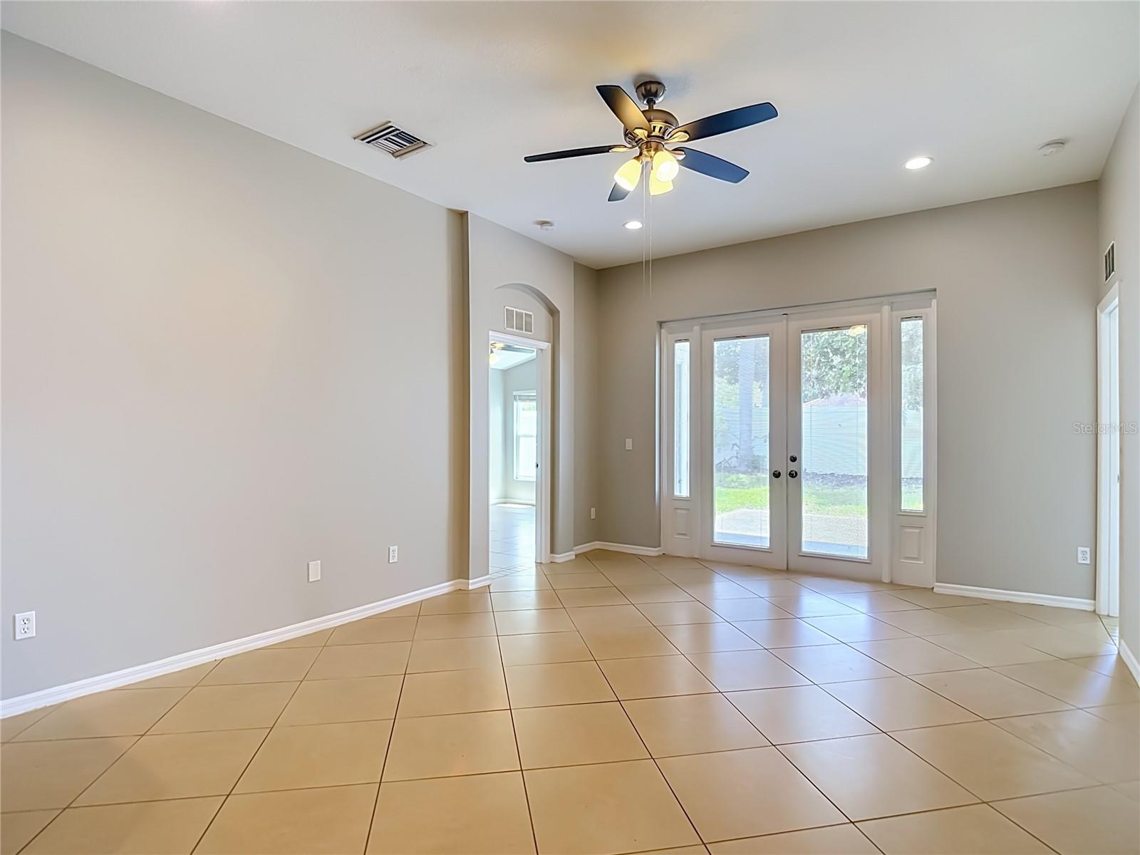 805 Lesa Glen Pl Property Photo 23